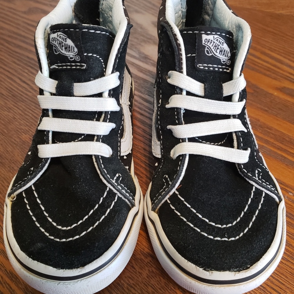 VANS SIZE 7 TODDLER HI-TOPS (SLIP-ON)